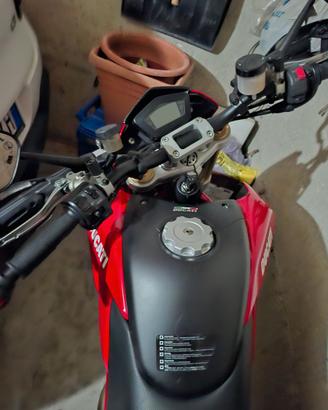ducati hypermotard 1100s