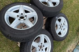 cerchi più gomme 