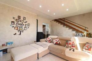 VILLA A SCHIERA A SANT'OMERO
