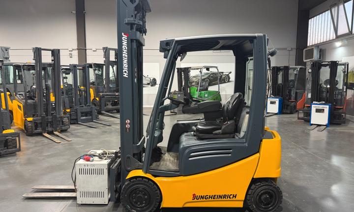 CARRELLO ELEVATORE JUNGHEINRICH ELETTRICO 16 Q