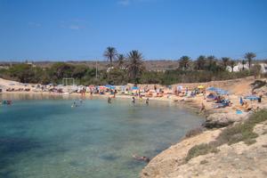 LAMPEDUSA: villetta con accesso diretto al mare