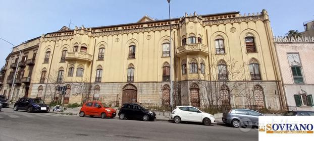 P.PE DI CAMPOREALE:EDIFICIO STORICO SU 3 PIANI