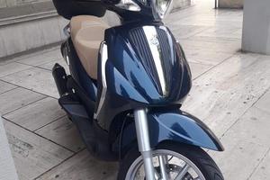 Piaggio Beverly 300 Tourer