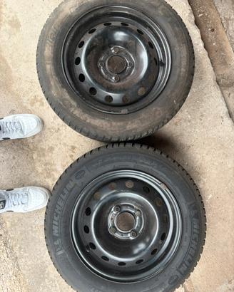 Cerchi R14 Fiat Punto con gomme invernali