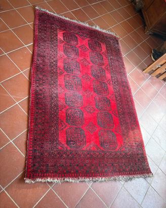 tappeto orientale rosso