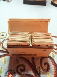Raro e piccolo set di carte da gioco vintage 