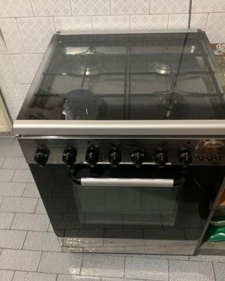 Fornocucina a gas con piano in vetro