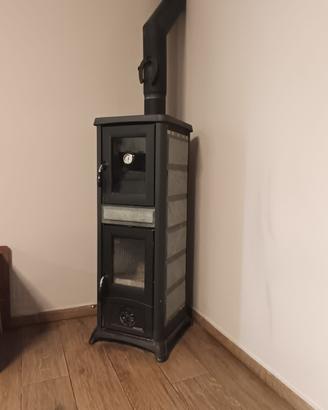 Stufa a legna Nordica con forno