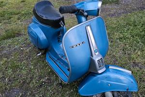 vespa 50 special  4 marce conservata 