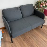 Divano a due posti grigio ikea