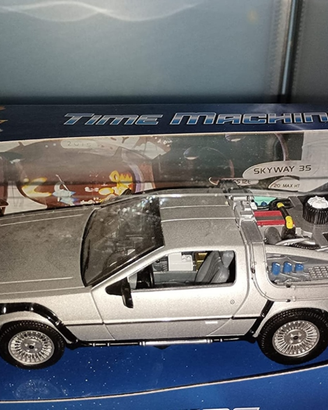 Modellino 1/24 Delorean Ritorno al Futuro 2