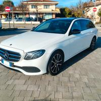 Mercedes classe E 220d Elegance tetto panoramico
