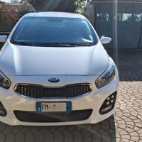 kIA CEE'D 1.6 CRDI