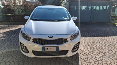kIA CEE'D 1.6 CRDI