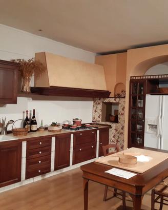 Cucina marca Snaidero in noce massello nuova
