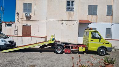Carroattrezzi Iveco 49-10 Turbo Daily  € 15.500