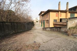 CAPANNONE A BORGOSATOLLO