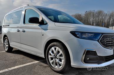 Ford tourneo connect  titanio 