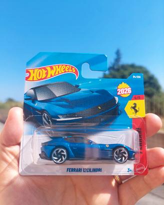 Hot wheels Ferrari 12 Cilindri blu metallizzato