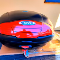 bauletto givi 50 litri ,completo di piastra univer