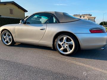 Porsche Carrera 4 996 Cabrio