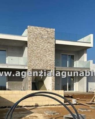 Appartamento arredato "panoramico" con giardino