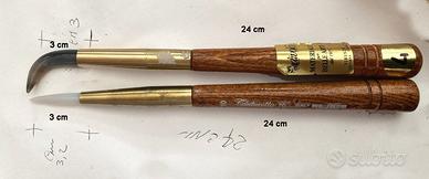 Due brunitoi in pietra d'agata, nuovi