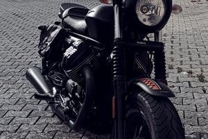 moto Guzzi V9 bobber 