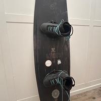 Tavola + attacchi da wakeboard Hyperlite