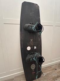 Tavola + attacchi da wakeboard Hyperlite