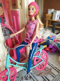 Casa Barbie con bicicletta e Barbie