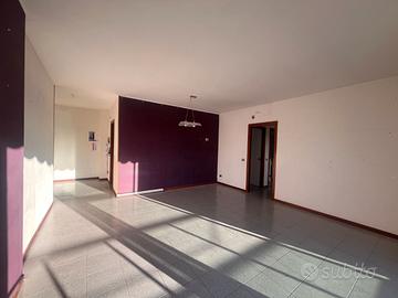 Tombaccia ampio appartamento luminoso con 3camere