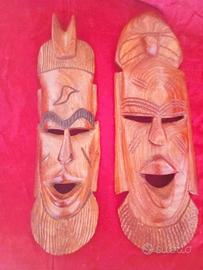 Coppia di Maschere Africane in Legno Intagliato a