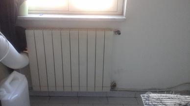 Caloriferi cucina completa 195cm cassettiere poltr