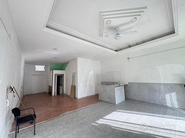 C.so Campano; Locale 65MQ Due serrande FL334