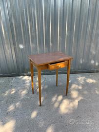 Tavolino alto con piano in formica e cassetto