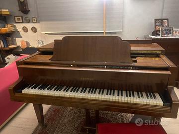 Pianoforte mezzacoda Petrof  VI