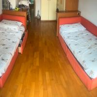 Letti  gemelli con cassetti