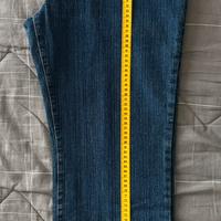 Jeans elasticizzati e modificati