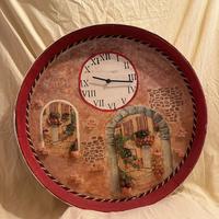 Orologio su coperchio di botte