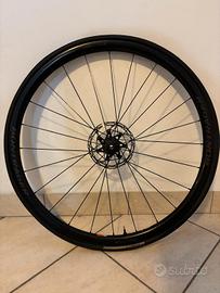 Ruote strada Bontrager aeolus XXX2 tlr disc usate