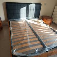 letto con comodini 