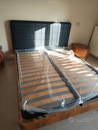 letto con comodini 