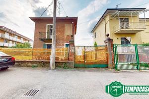 CASA INDIPENDENTE CON GIARDINO!