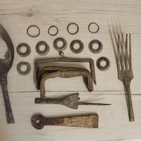 Lotto oggettistica mista da identificare