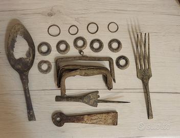 Lotto oggettistica mista da identificare