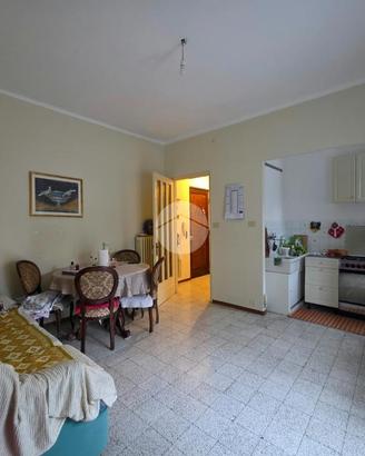 2 LOCALI A CHIERI