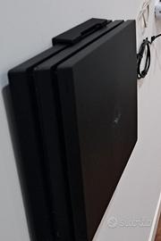 PS4 PRO con 2 controller e cuffie gaming