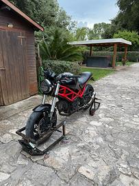 Ducati monster 695 a2