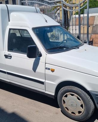 Fiat Fiorino 1700 Turbo diesel con 5 posti
